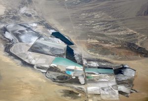 Lithium mine in Nevada | Photo: Doc Searls/Flickr